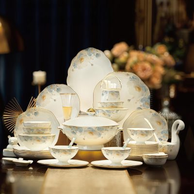 Bone china dinnerware set (40 pieces), includes plates, soup spoons, noodle bowls, soup pots and chopsticks