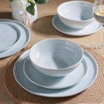 Wavy Edge Light Blue Ceramic Dinnerware Set (18 pieces/6 servings), Lightweight and Scratch-Resistant, Oven, Microwave and Dishwasher Safe