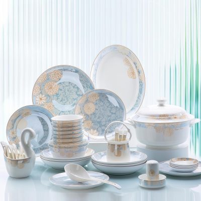 Bone china dinnerware set (62 pieces), includes plates, soup spoons, noodle bowls, soup pots and chopsticks